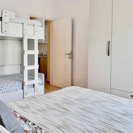 Your Comfy Apartment Sarandë Exteriör bild