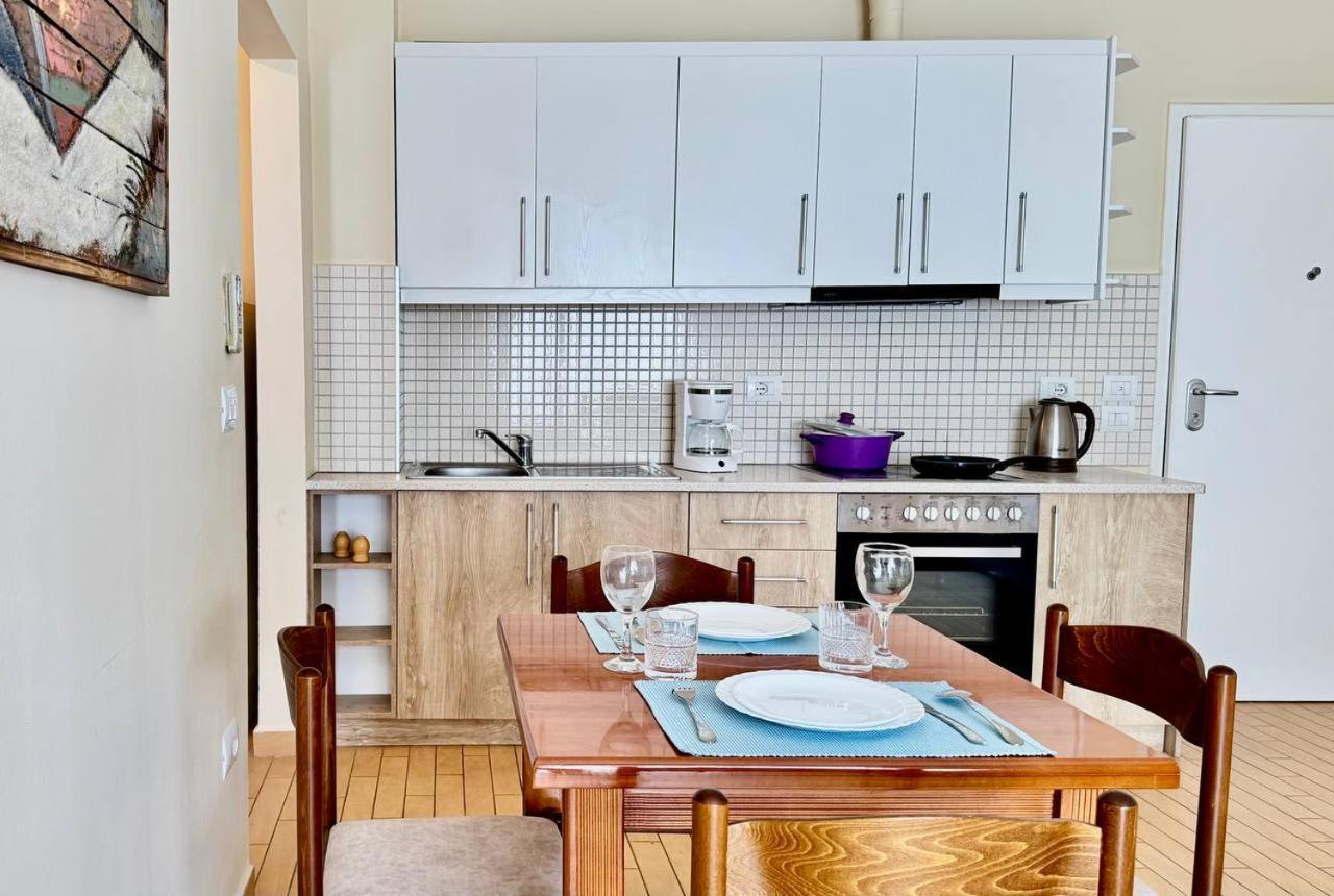 Your Comfy Apartment Sarandë Exteriör bild